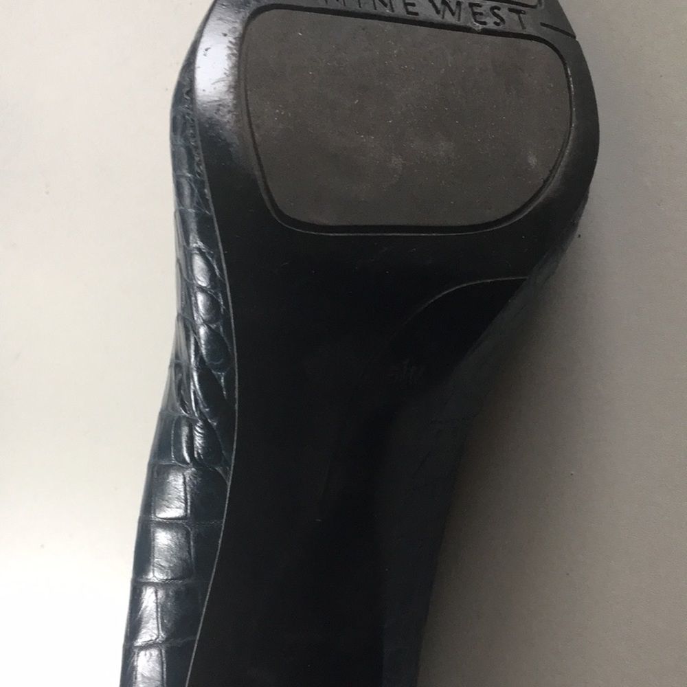 Nine West Pump - Picture 5 of 5
